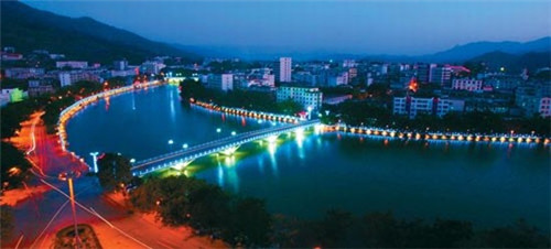 煲来饱去煲仔饭